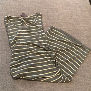 A pea in the pod maternity dress